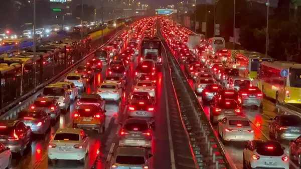 Ağustos'ta Trafiğe Kayıtlar Düştü: Yeni Araçlarda Hangi Marka Zirvede