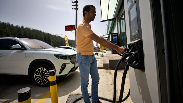 Ağustosta elektrikli araçlara 3,5 milyon şarj işlemi yapıldı