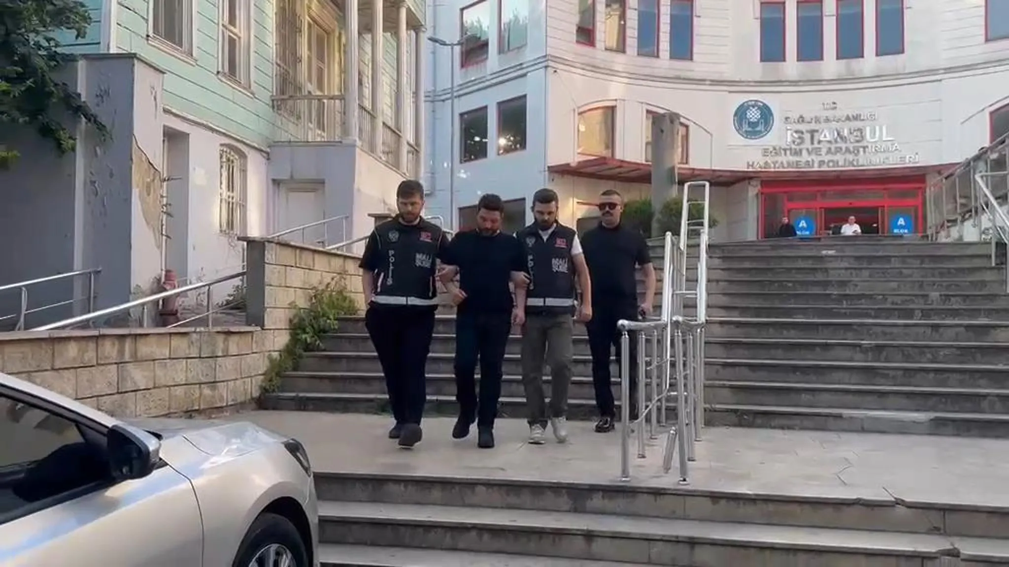 Ahbap soruşturmasında Oğuzhan Uğur dahil 9 kişi tutuklandı