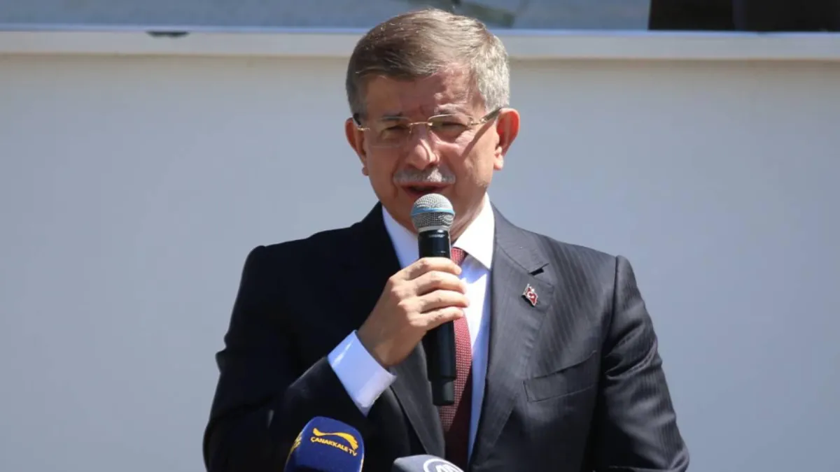 Ahmet Davutoğlu'na Cumhurbaşkanına Hakaret Soruşturması