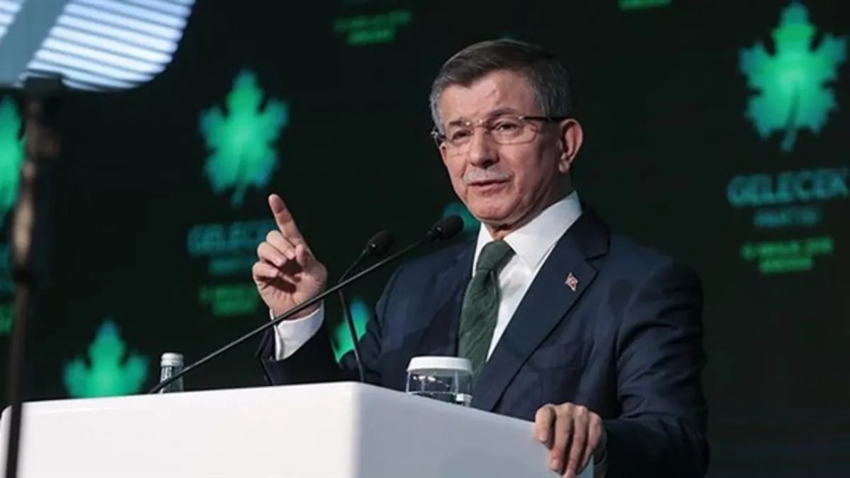 Son Dakika: Ahmet Davutoğlu, Gelecek Partisi'nin Feshedildiğini Açıkladı