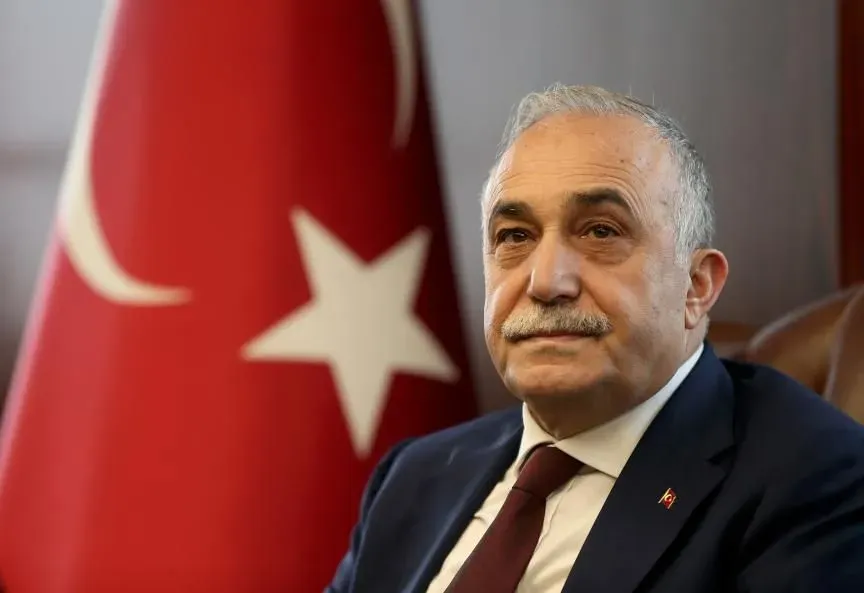 Ahmet Eşref Fakıbaba İYİ Parti'den ve Milletvekilliğinden İstifa Etti