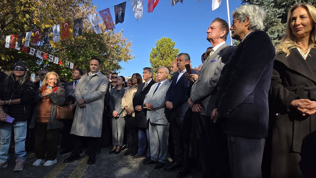 Ahmet Taner Kışlalı 27. yılında anıldı: Ödünsüz aydınlanma mirası