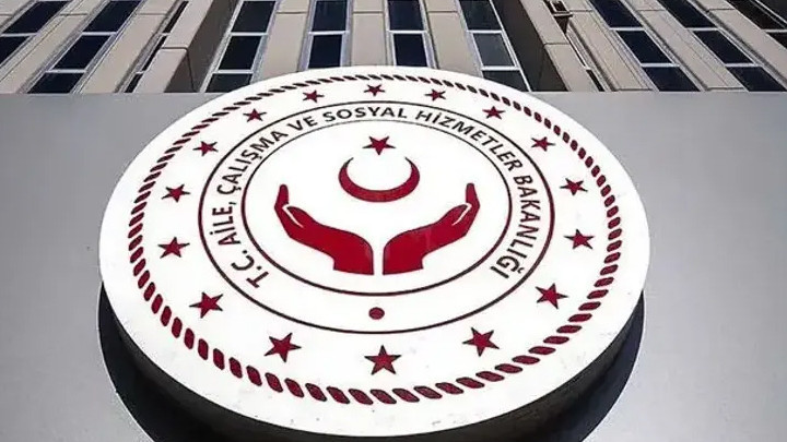 Bakanlık'tan Çocuk Güzellik Yarışmasına Suç Duyurusu