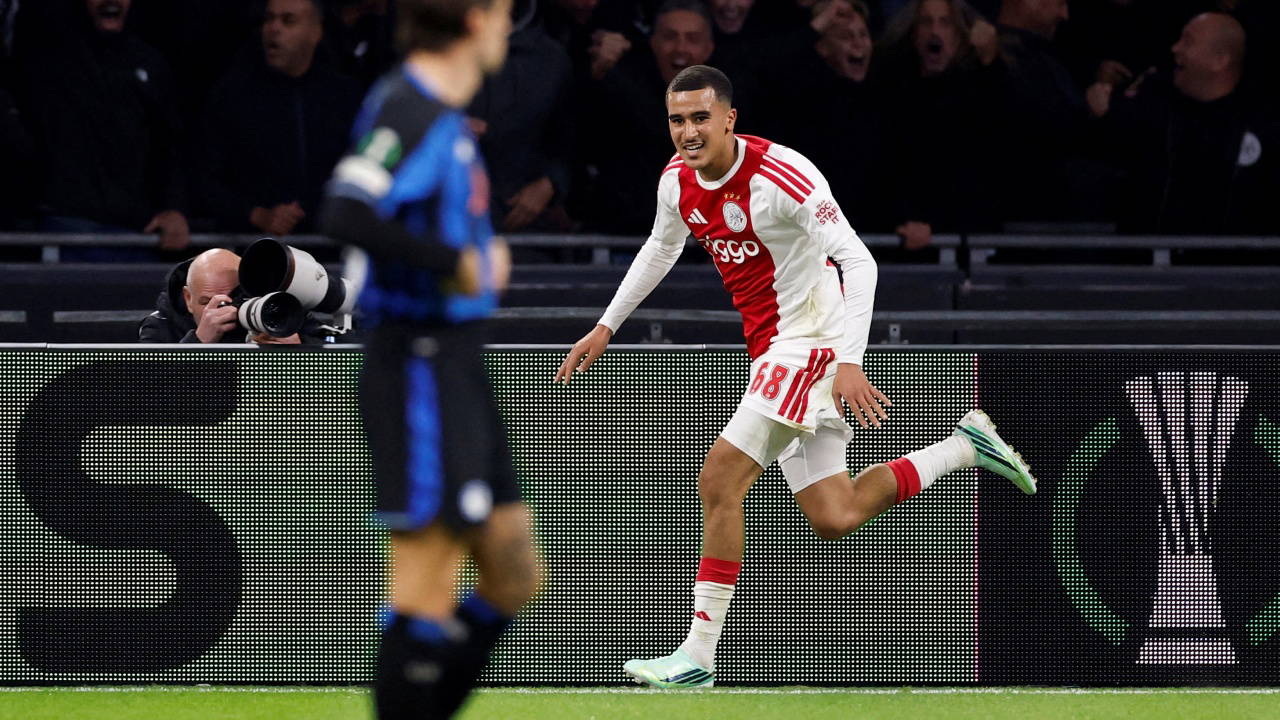 Ajax Atalanta'yı Son Dakikalarda Yıktı: 2-0