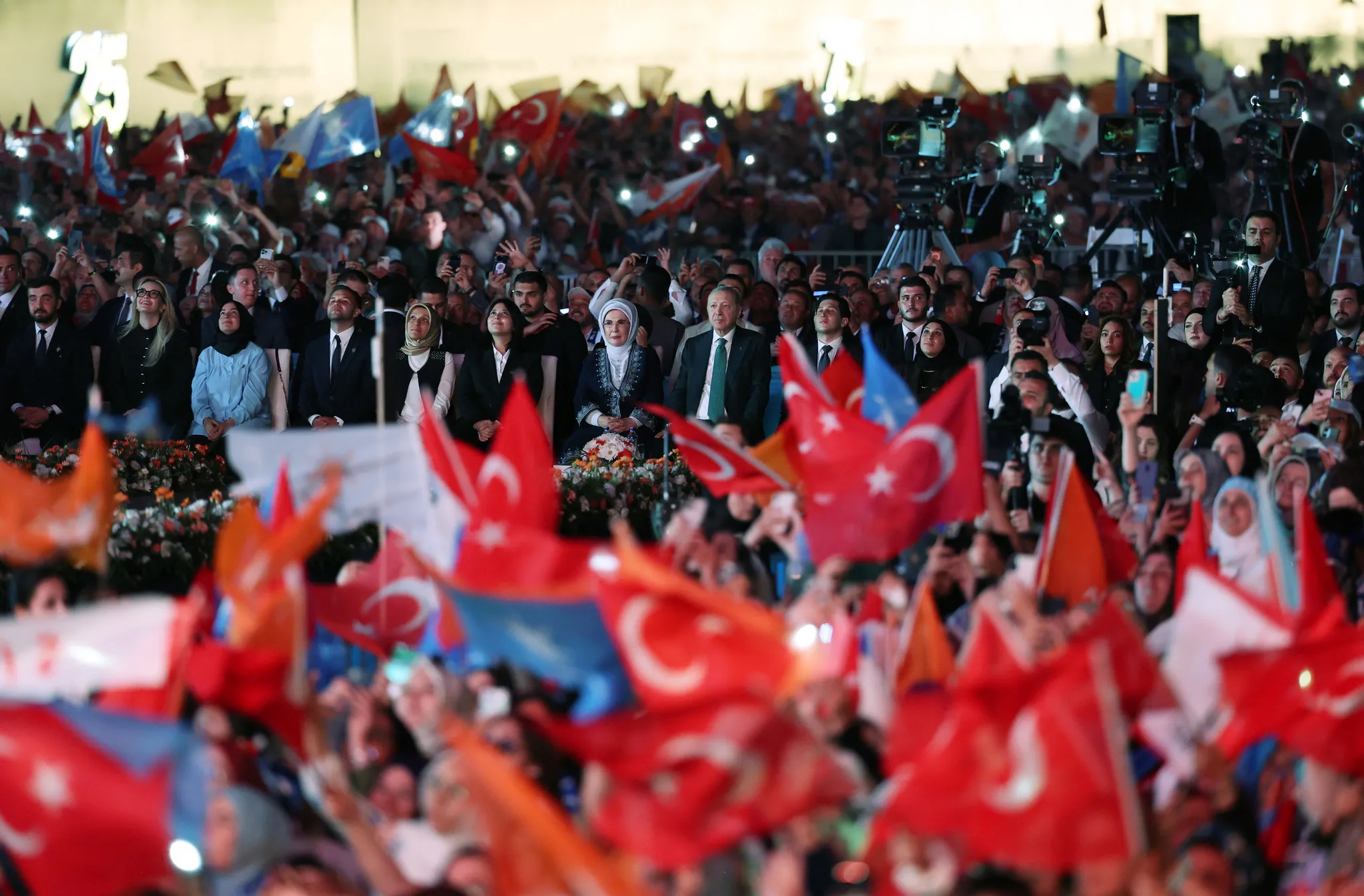 AK Parti 25. yılında 'Türkiye Yüzyılı' hedeflerini açıkladı: Küresel güç vizyonu