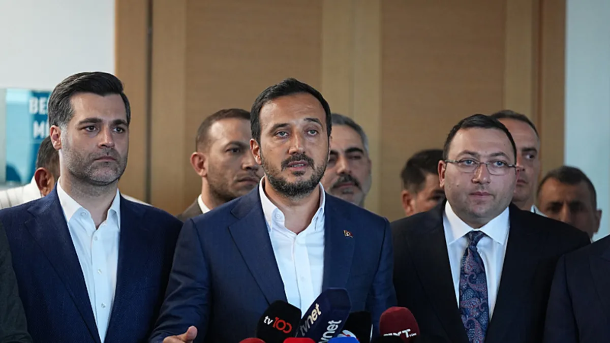 AK Parti'de Üsküdar Mesaisi: Özdemir'den 'Hizmet Zamanı' Mesajı
