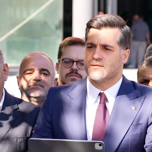 AK Parti'den Üsküdar Belediyesi'ne hizmetsizlik protestosu