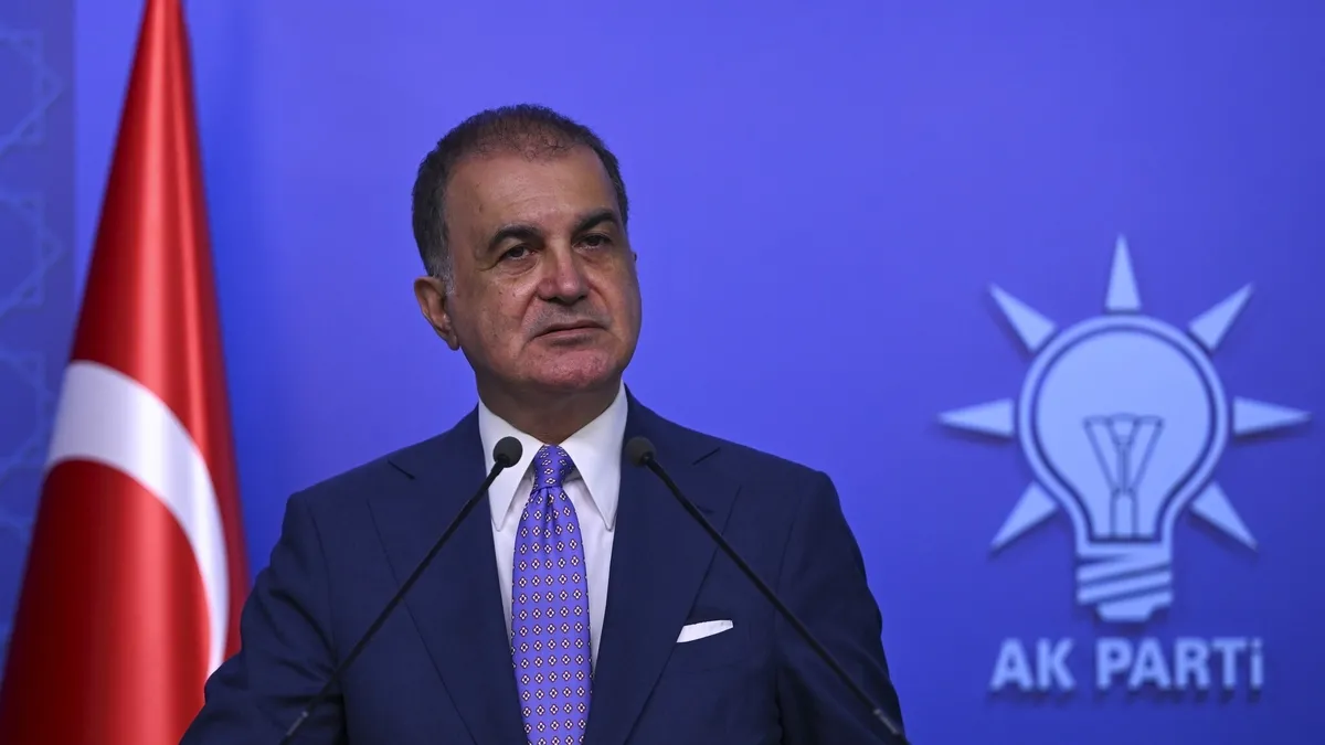 AK Parti'den Özgür Özel'e Sert Yanıt: Vurguncular ve Uçkurcular Göndermesi