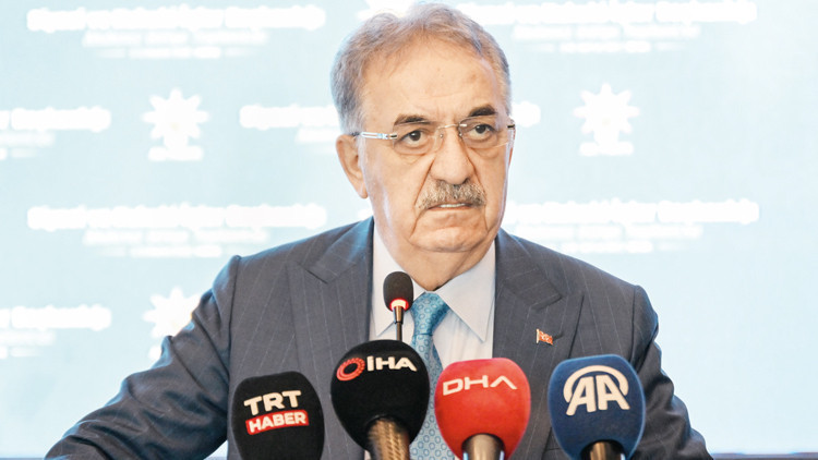 Yeni anayasa referandumla yapılacak: Hayati Yazıcı'dan açıklama
