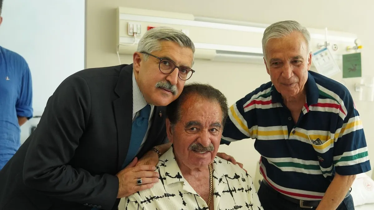 AK Partili Yayman'dan İbrahim Tatlıses'e hastane ziyareti