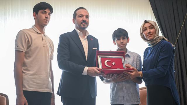 AK Parti'li Zorlu'dan 15 Temmuz'da gazi ve şehit yakınlarına ziyaret
