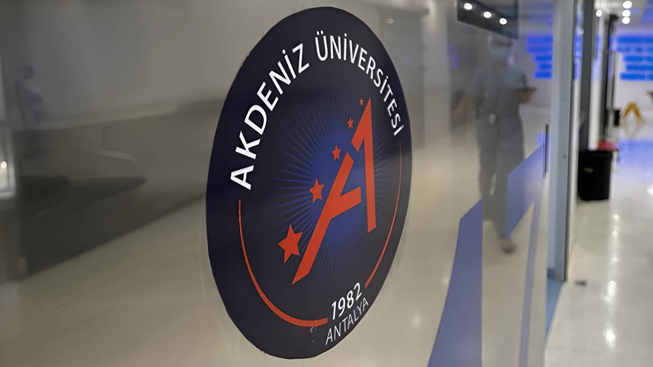 Akademisyen Fatih A. hakkında yakalama kararı: Doktorları yüksek kazanç vaadiyle dolandırdı iddiası