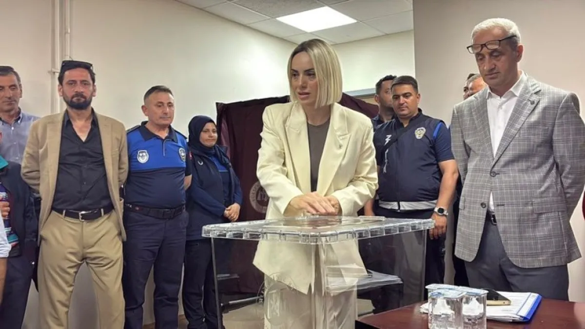 Akçakoca Belediyesi'nde başkan vekilliğine AK Partili Alev Ünal seçildi