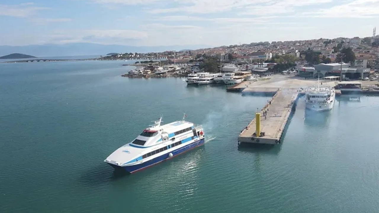 27 yıl sonra ilk kez: Akçay-Midilli feribot seferleri başladı