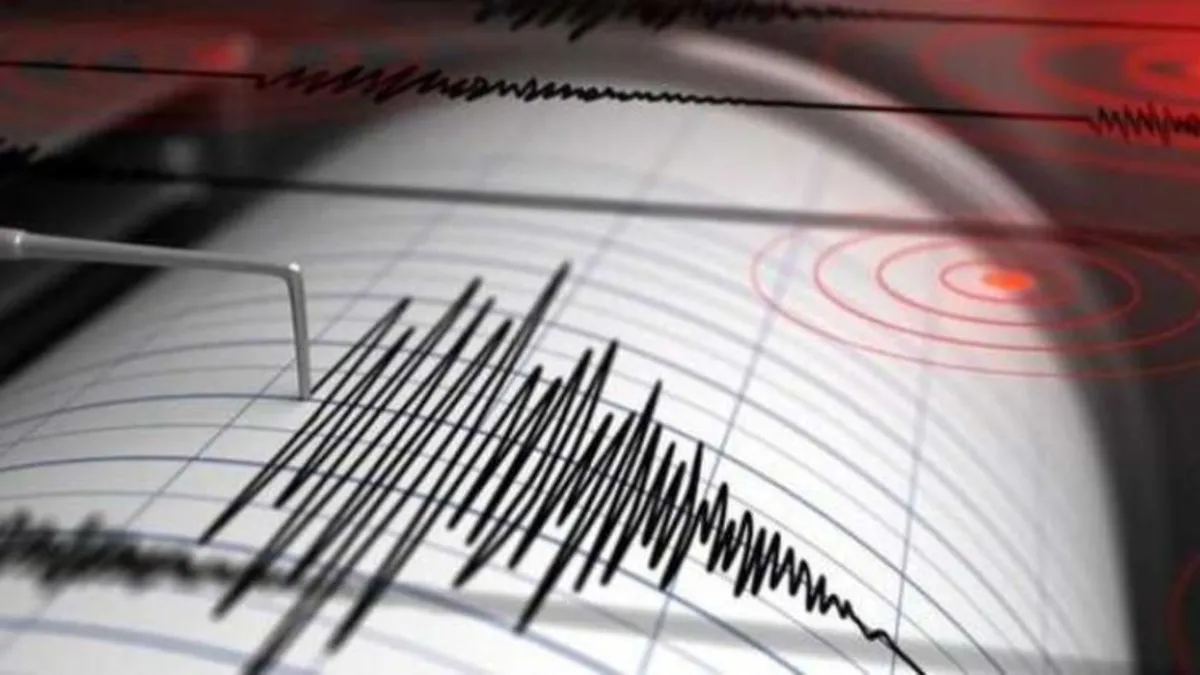 Akdeniz'de 4.9 büyüklüğünde deprem! Muğla Datça sallandı