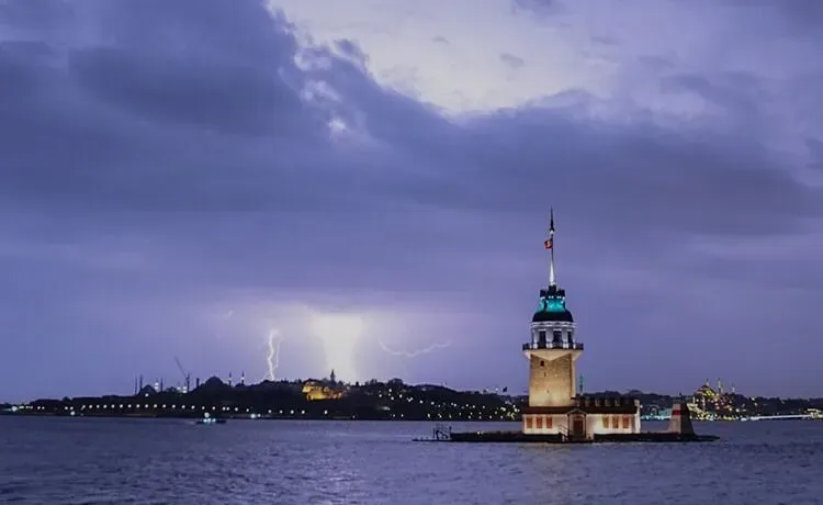 AKOM'dan İstanbul'a kritik hava uyarısı: Gece yarısı başlıyor