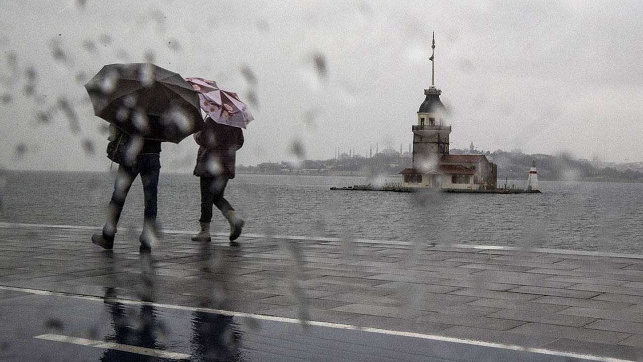 AKOM'dan İstanbul İçin Sağanak Yağış Uyarısı: Cuma Günü Dikkat