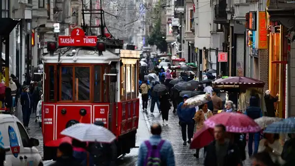 AKOM'dan İstanbul İçin Yağış Uyarısı: Cumartesi Günü Sağanak Etkili Olacak