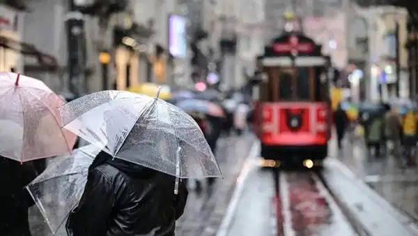 AKOM: İstanbul'da Salı Yağmur, Çarşamba Sağanak