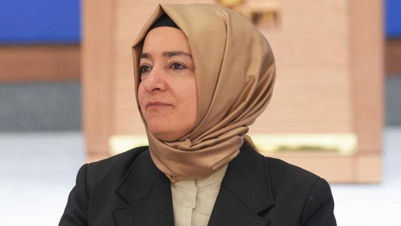 AKP'de Fatma Betül Sayan Kaya Sessizliği: İsim Parti Sitesinden Silindi