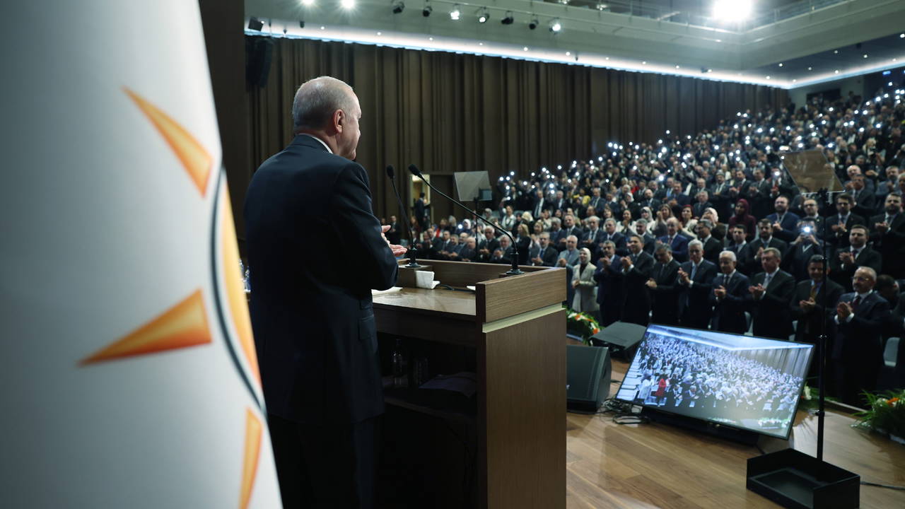 AKP'de Fon Krizi Alarmı: Seçim Kaybettirebilir Endişesi