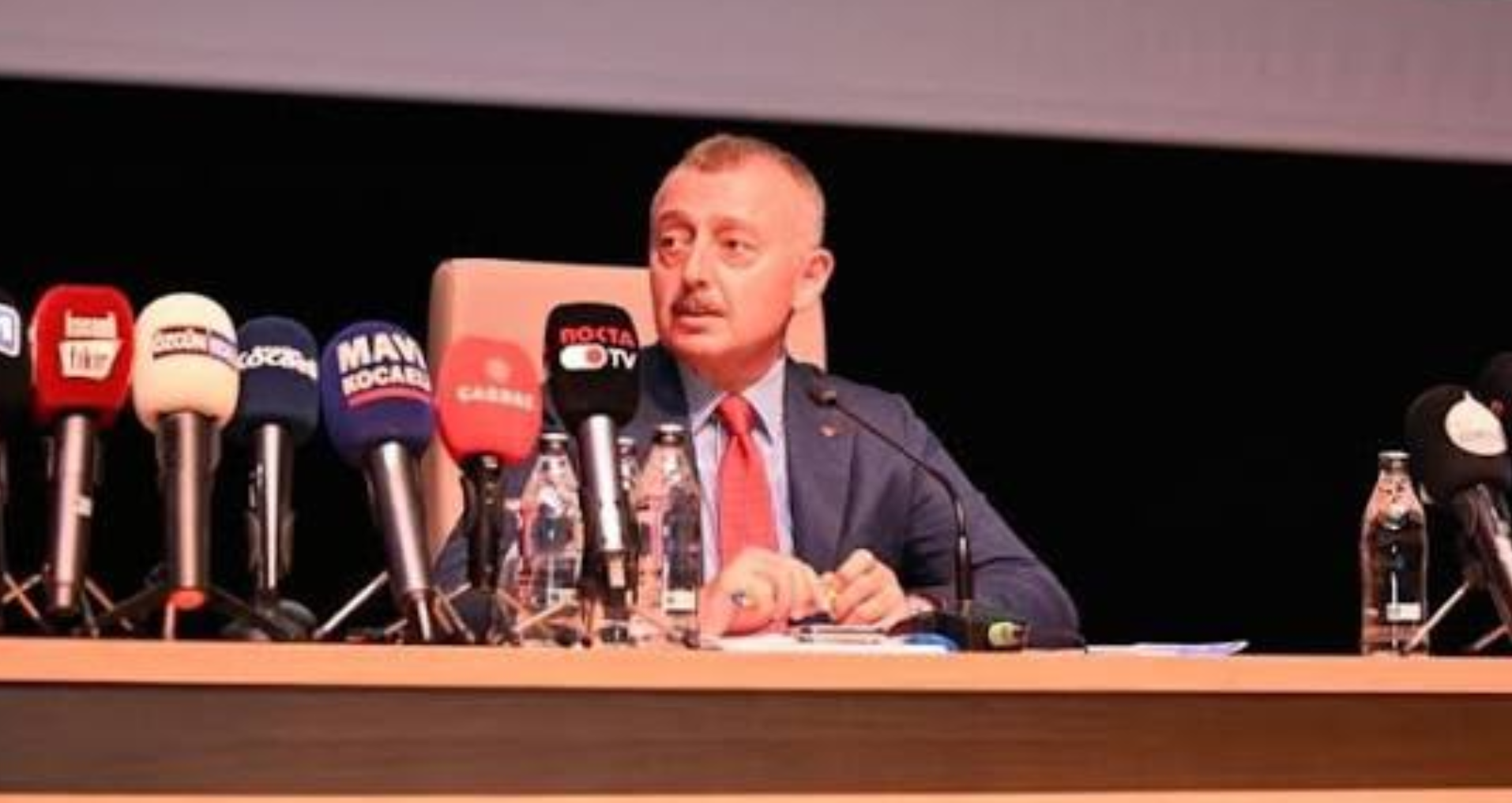 AKP'de Çöp Patlaması Krizi: Eski Başkan Korkuyor, Yeni Başkan Risk Yok Dedi