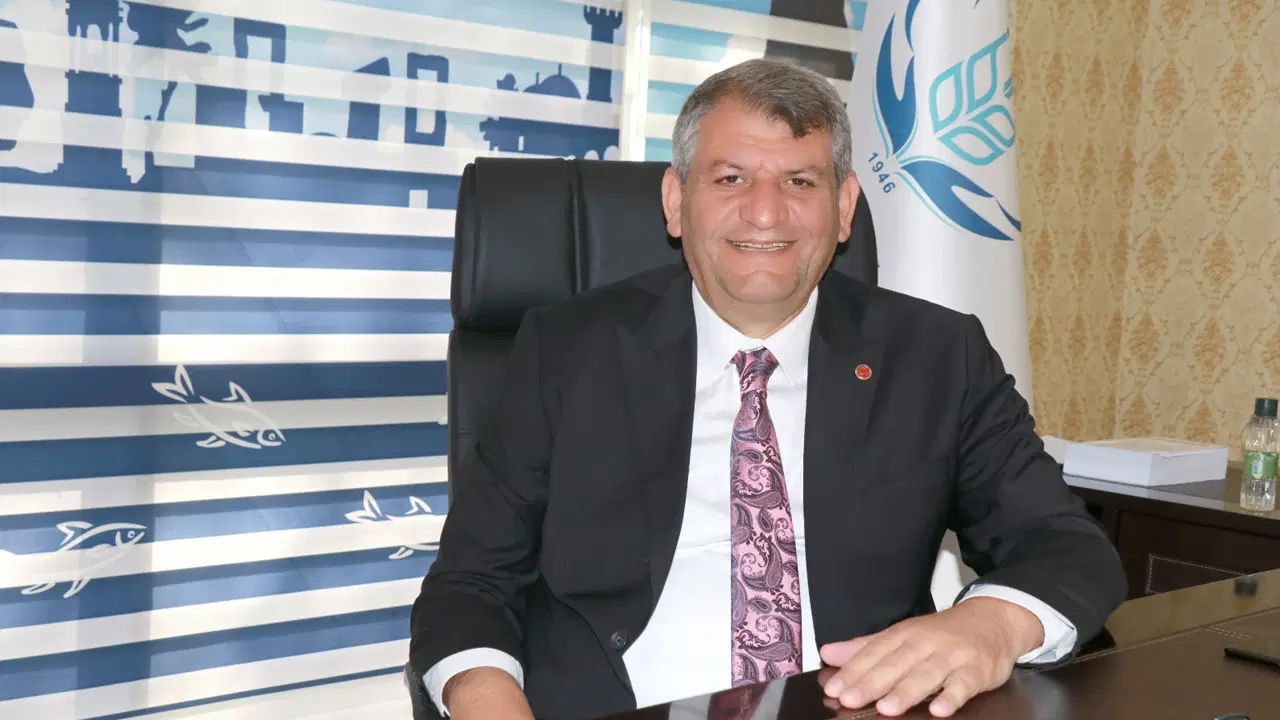 AKP'li başkanın makam aracından kaçak göçmen çıktı, CHP'li vekil tepkili