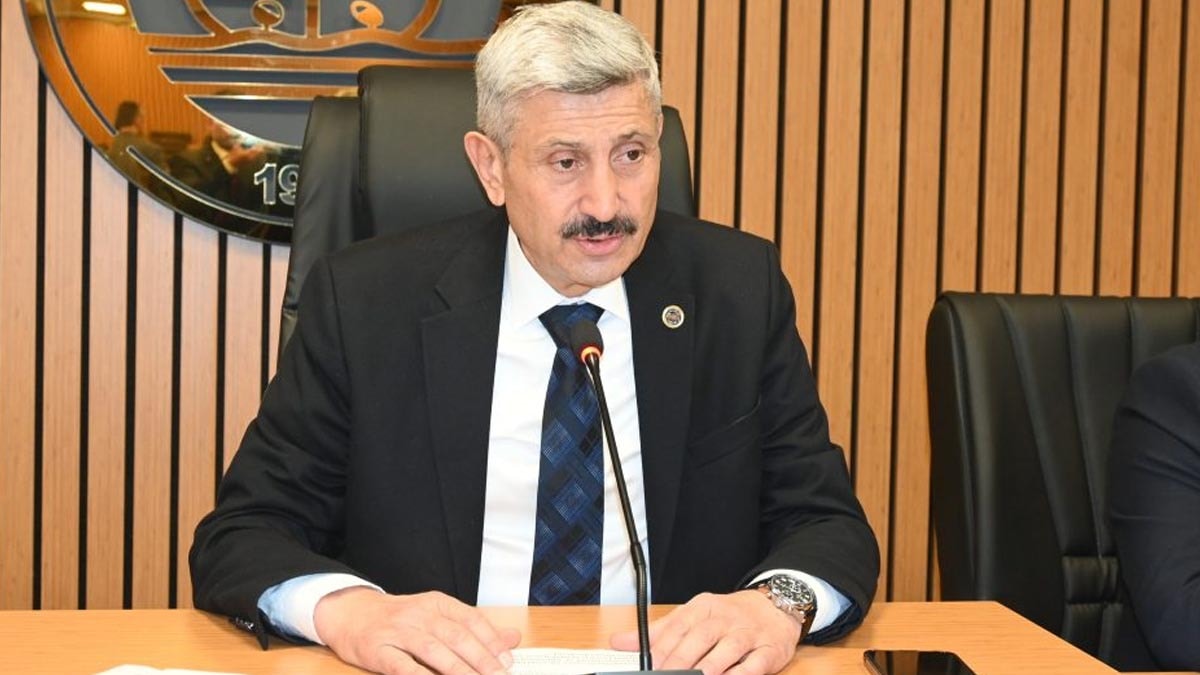 AKP'li Başkan Çebi: Dedikodu Kabızlık Yapar