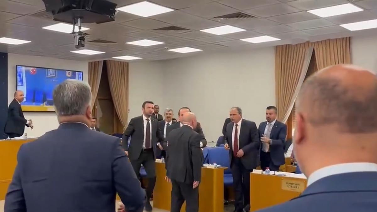 AKP'li Güneş ile İYİ Partili Usta arasında Meclis'te gerginlik