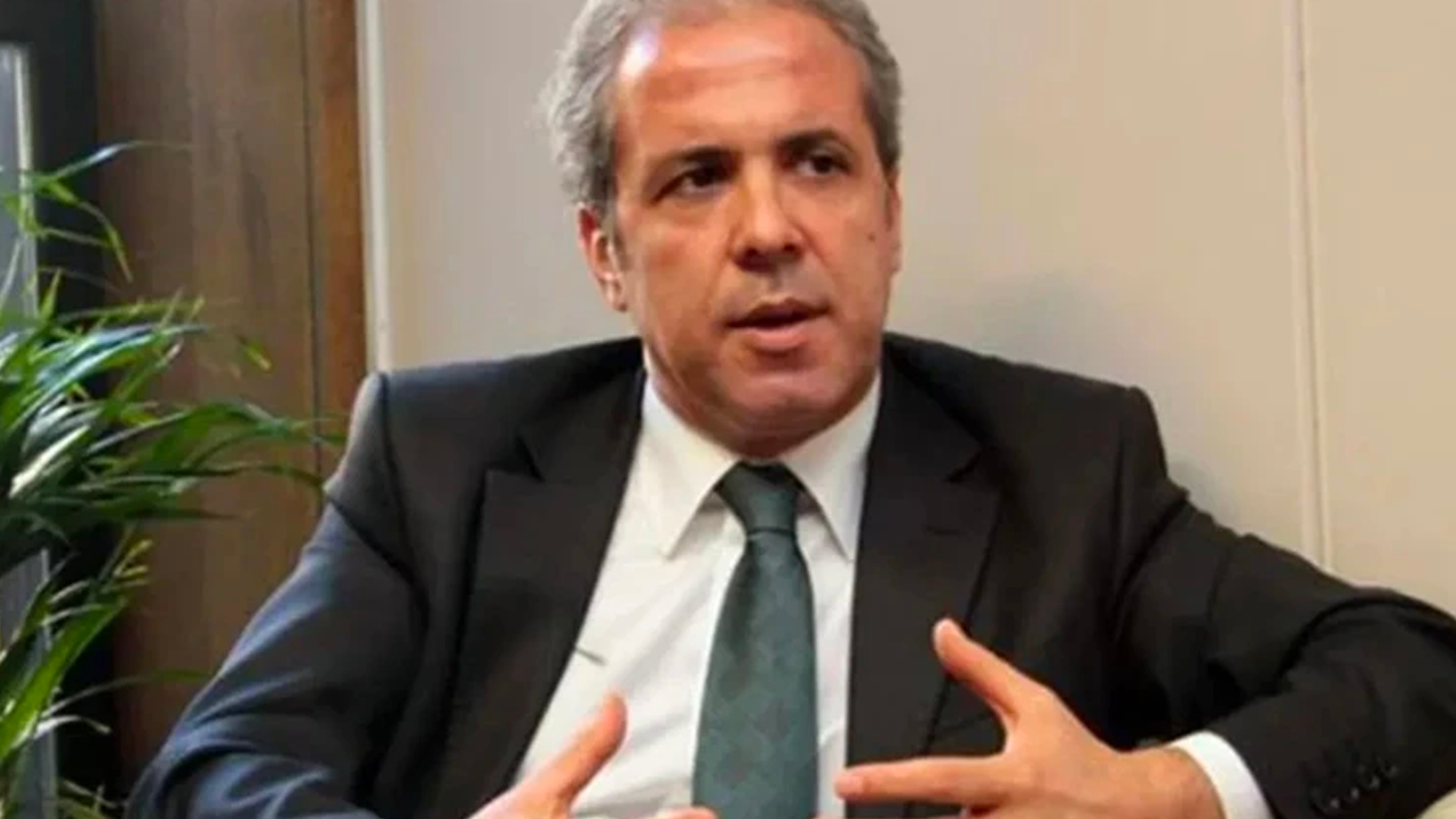 AKP'li Tayyar'dan partiye transfer tepkisi: Yasaklansın