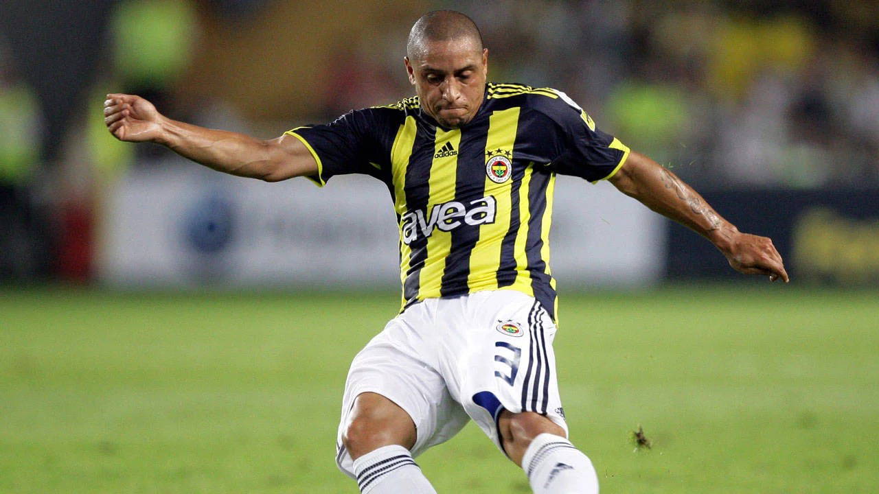 AKP'li Vekil: Brezilya'da Efsane Futbolcu Roberto Carlos Müslüman Oldu