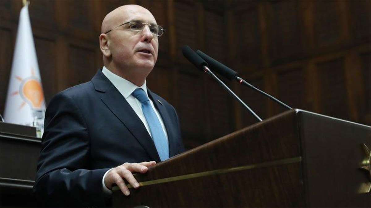 AKP'li vekilin yanlış e-postası Meclis'i karıştırdı
