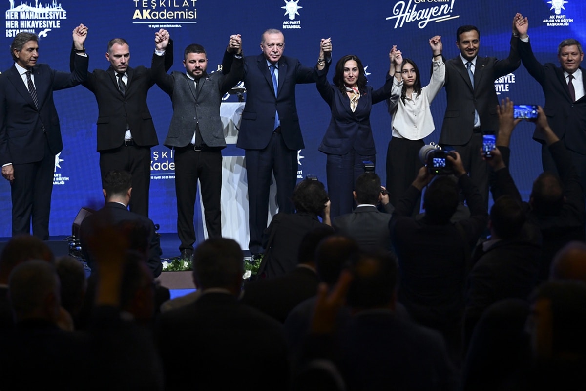 AKP'ye 8 belediye başkanı transfer iddiası: İsimler açıklandı