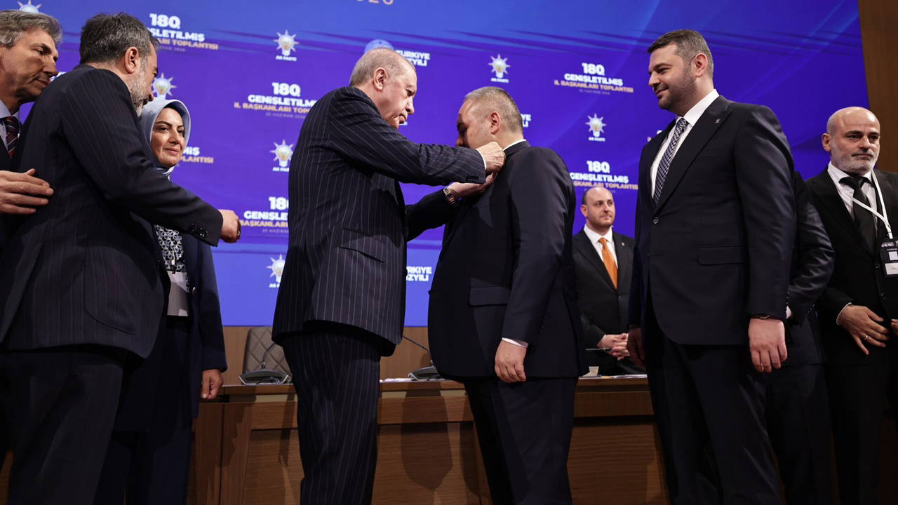 AKP'ye geçen Keçiören Belediye Başkanı Özarslan'dan Erdoğan'a teşekkür