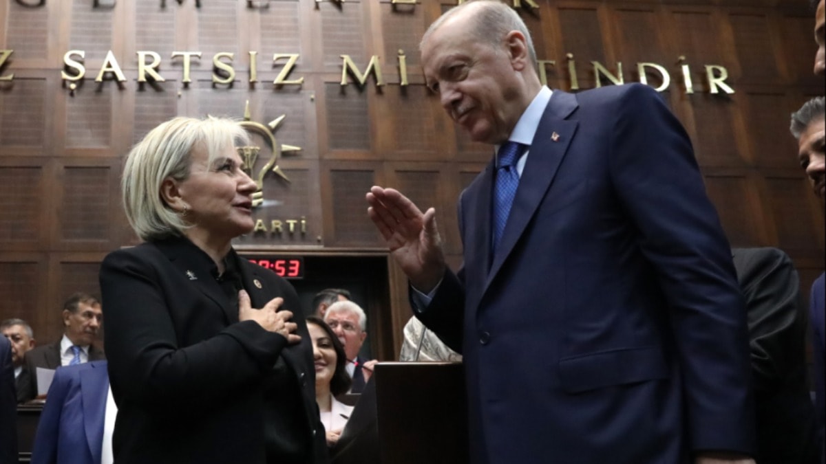 AKP'ye katılacak 3 belediye başkanı yarın partili oluyor