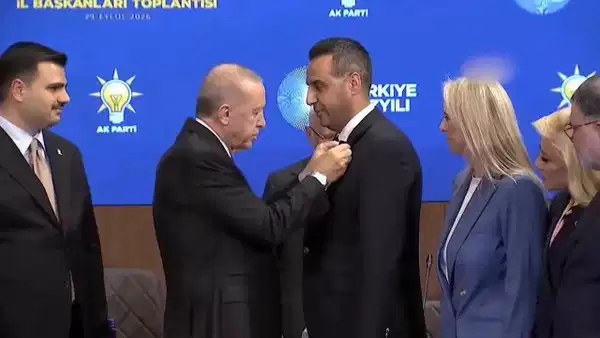 AKP'ye Transfer Sonrası Çiğli'de Peş Peşe İstifalar