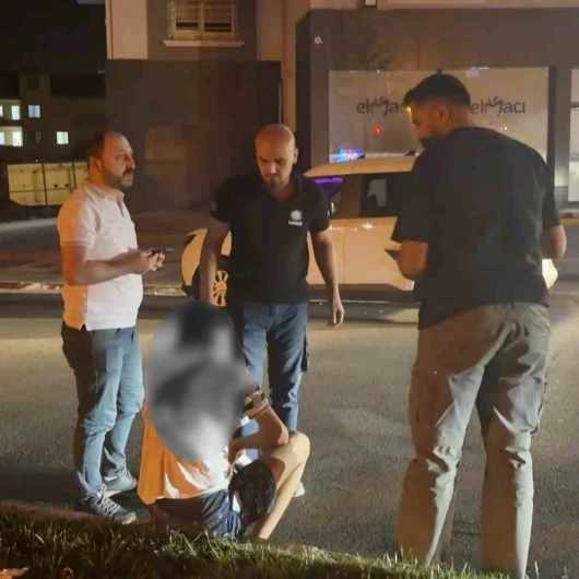 Aksaray'da 17 Yaşındaki Genç Bıçakla Yaralandı