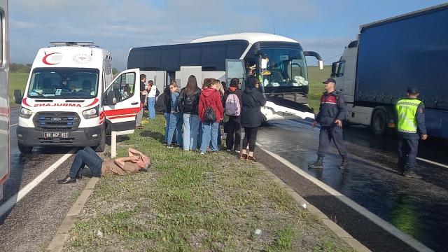 Aksaray-Nevşehir yolunda tur otobüsü kazası: 16 yaralı