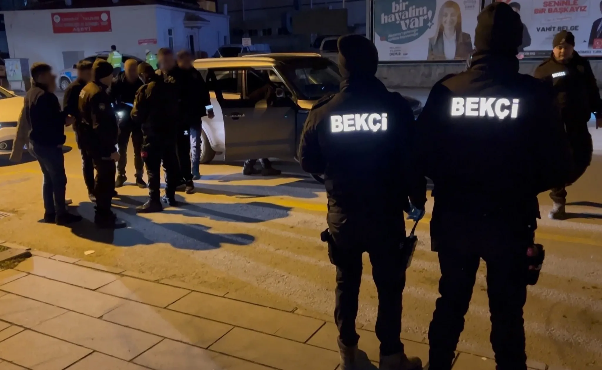 Aksaray'da Gece Şok Denetimi: Araçlar ve Şüpheliler Didik Didik Arandı
