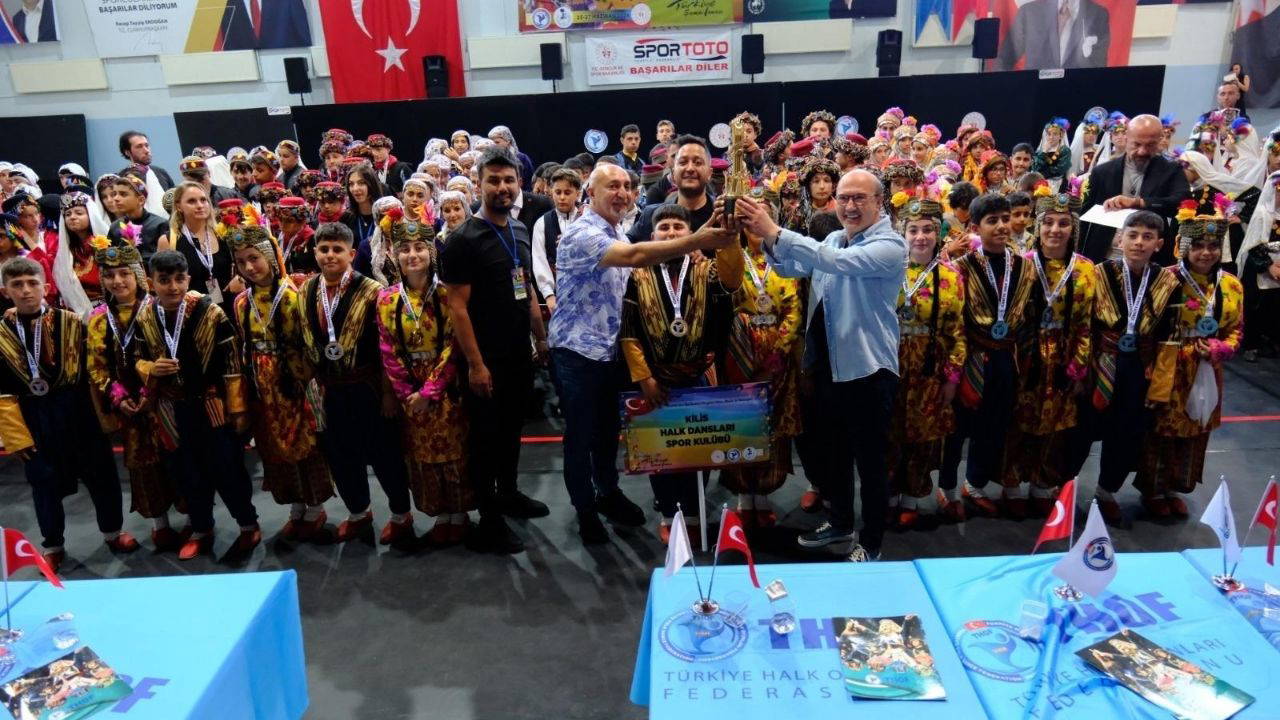 Akşehir'de Yıldızlar Halk Oyunları Şampiyonası Sona Erdi