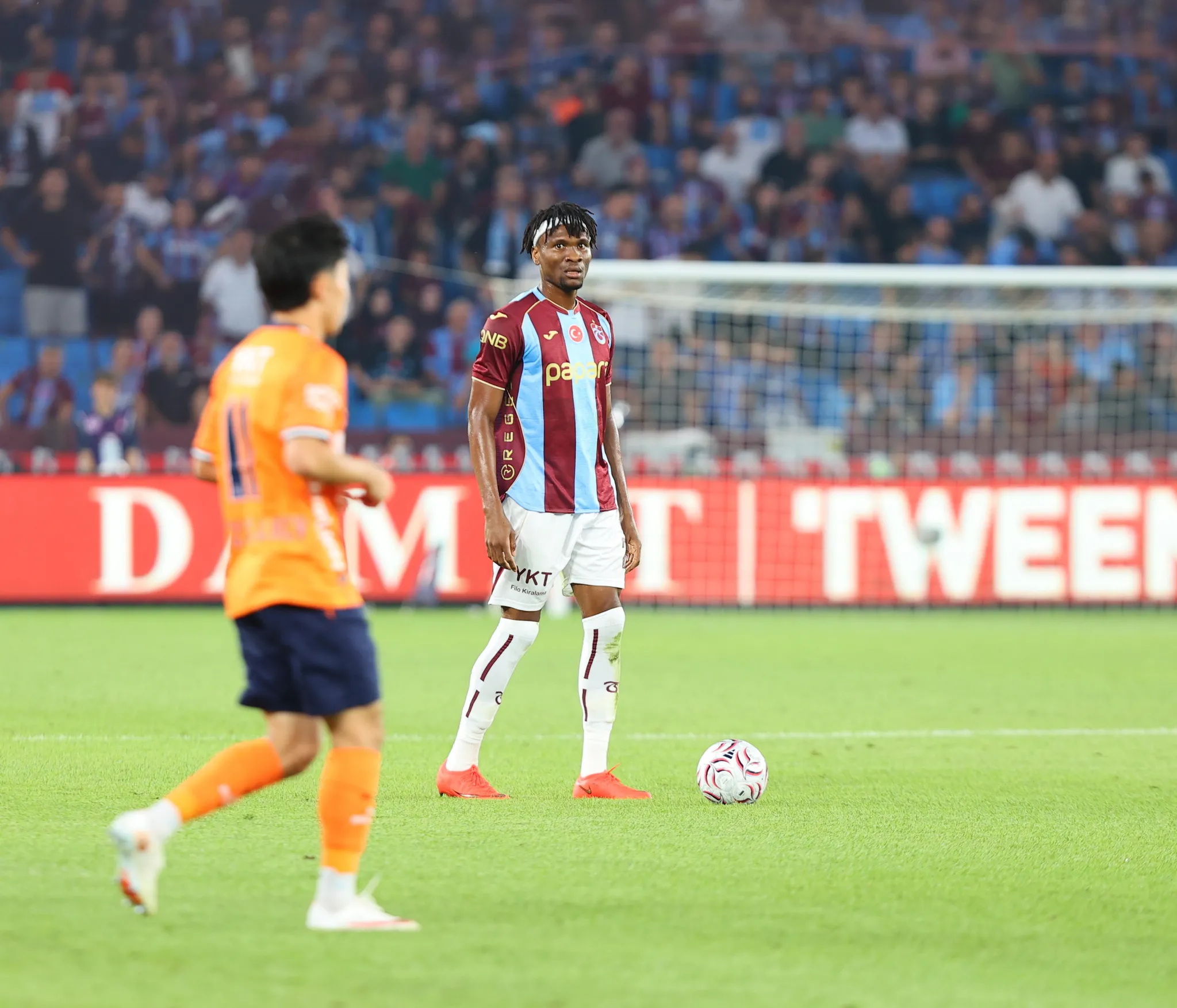 Akyazı'da Salah Fırtınası: Trabzonspor Başakşehir'i 2-1 Devirdi