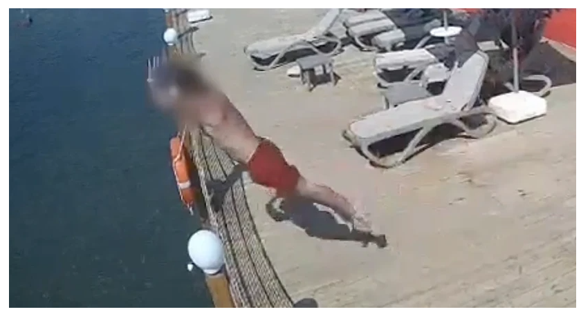 Alanya'da otel iskelesinden balıklama atlayan Arif Erman ağır yaralandı