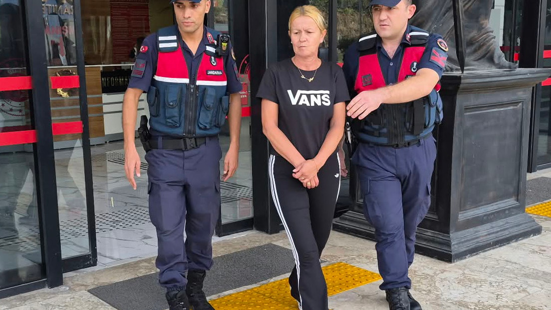 Alanya'da Otel Merdivenlerinden Düşen Polonyalı Turist Öldü, Eşi Tutuklandı