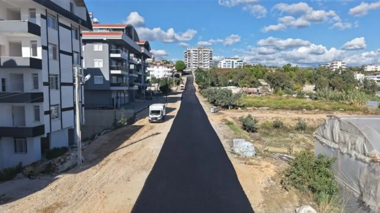 Alanya'da Payallar'a 3,5 kilometrelik sıcak asfalt