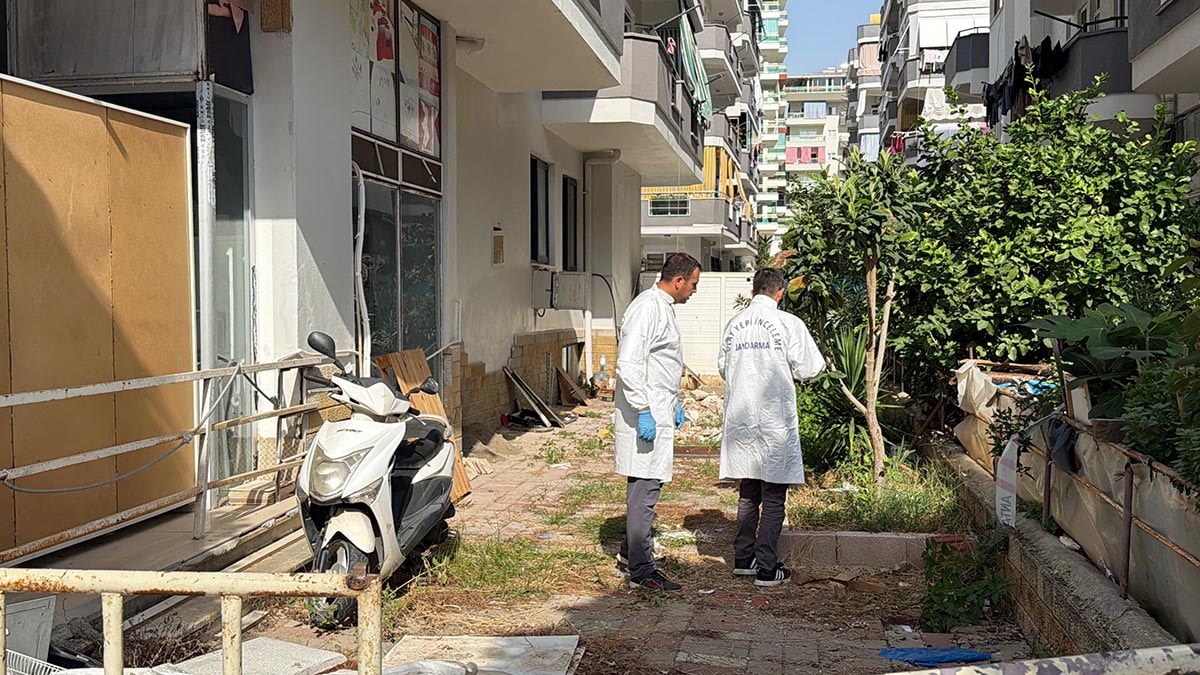 Alanya'da Kardeş Cinayeti: Timuçin Çilkin Kız Kardeşini Balkondan Attı, Sonra İntihar Etti