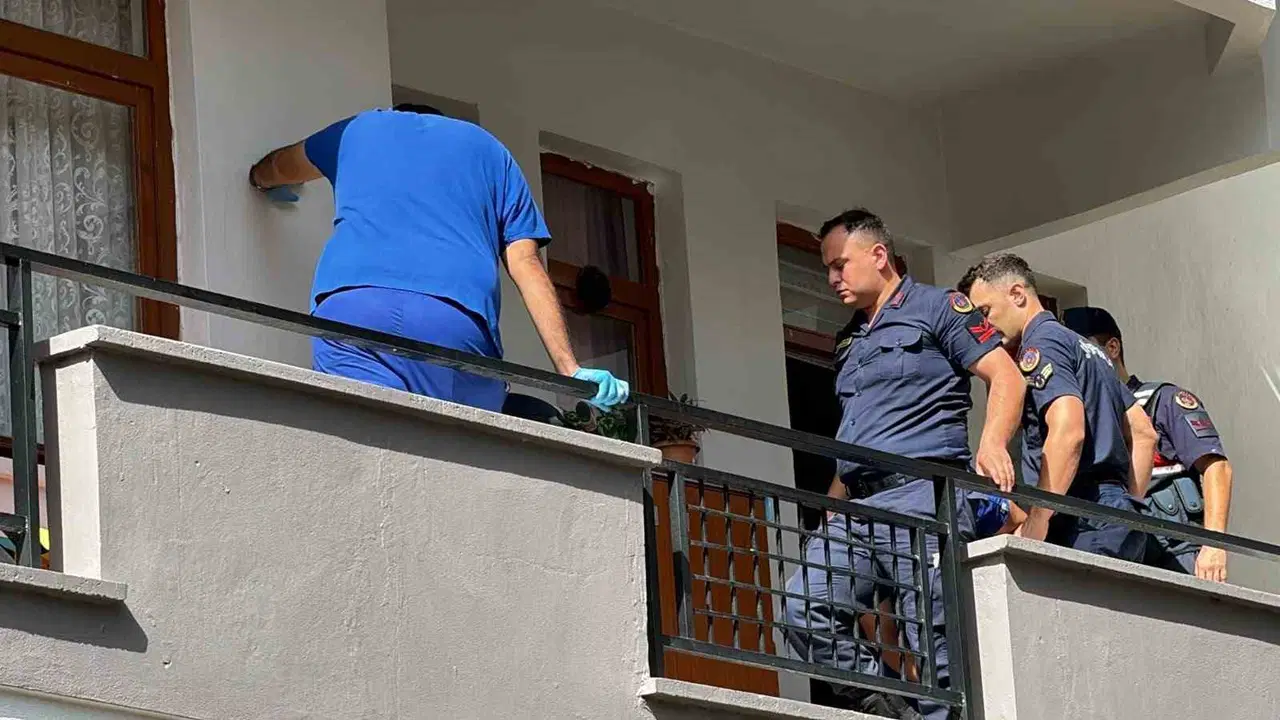 Alanya'da kardeşini balkondan atan şüpheli intihar etti