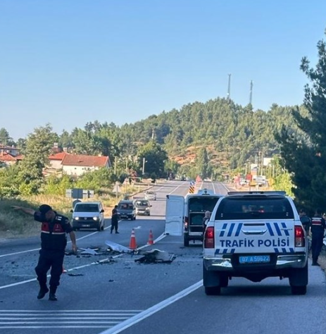 Alanya'da tur otobüsü ile otomobil çarpıştı: 1 ölü, 12 yaralı