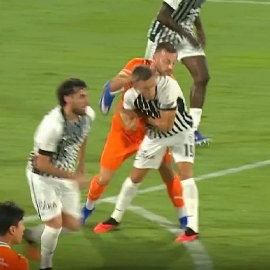 Alanyaspor-Beşiktaş'ta Tokat Skandalı: Hakem Kart Çıkarmadı