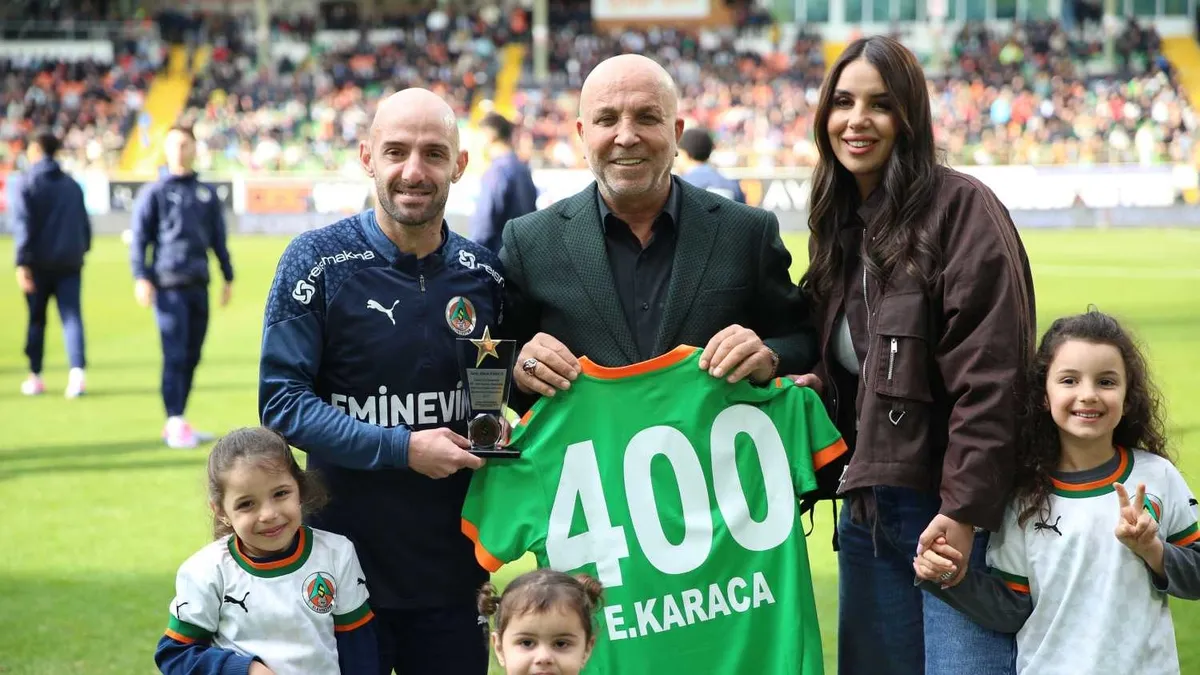 Alanyaspor'dan Efecan Karaca'ya Duygusal Veda